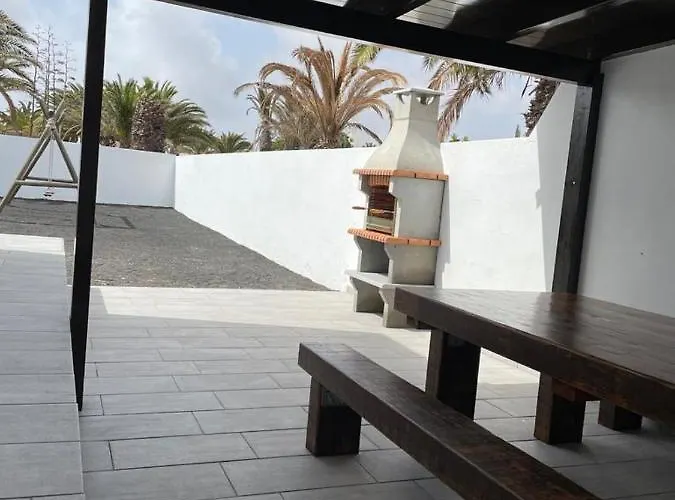 Tuco Villa Costa Teguise
