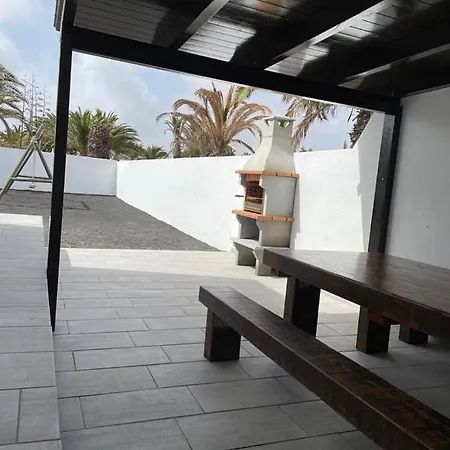 Tuco Vila Costa Teguise